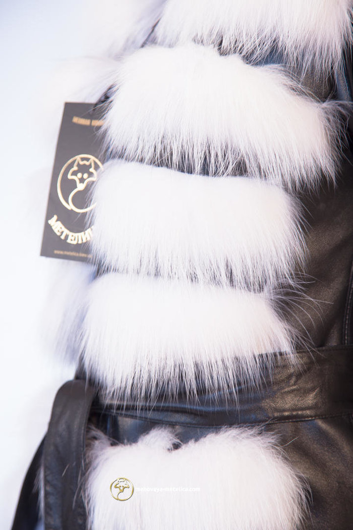 Куртка-трансформер из меха арктической лисы «Варди»